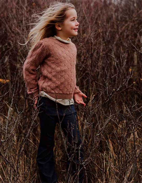 Little Hedonist - Pantalon évasé Bay dark denim / Pull tricoté Liz Shiny Lila